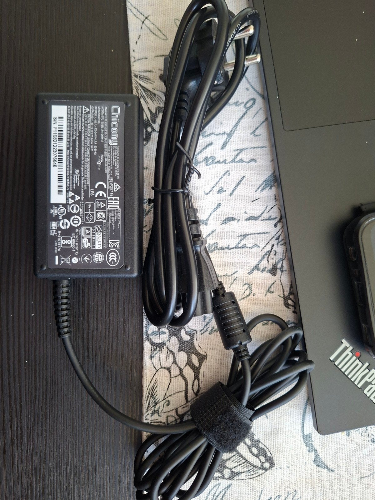 Chicony 65W Laptop Oplader - Zo goed als nieuw, Computers en Software, Laptop-opladers, Ophalen of Verzenden, Zo goed als nieuw