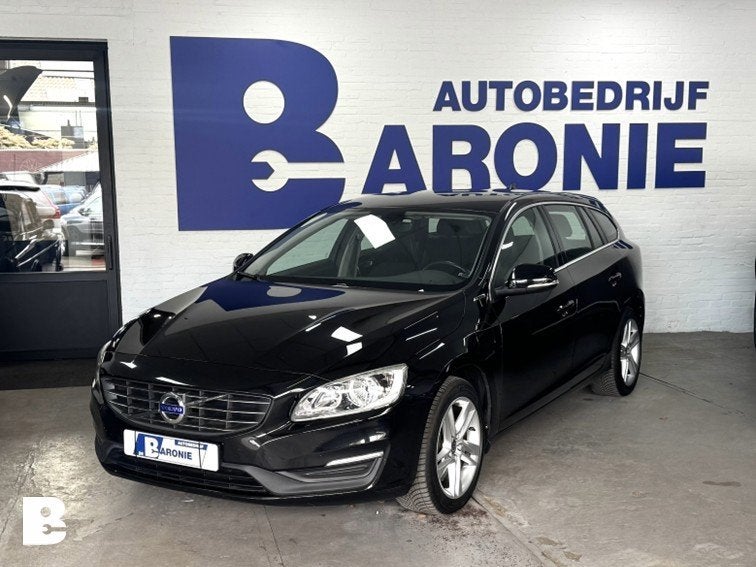Volvo V60 2.4 D6 Twin Engine Momentum, Auto's, Volvo, Stof, Zwart, Vierwielaandrijving, 1880 kg