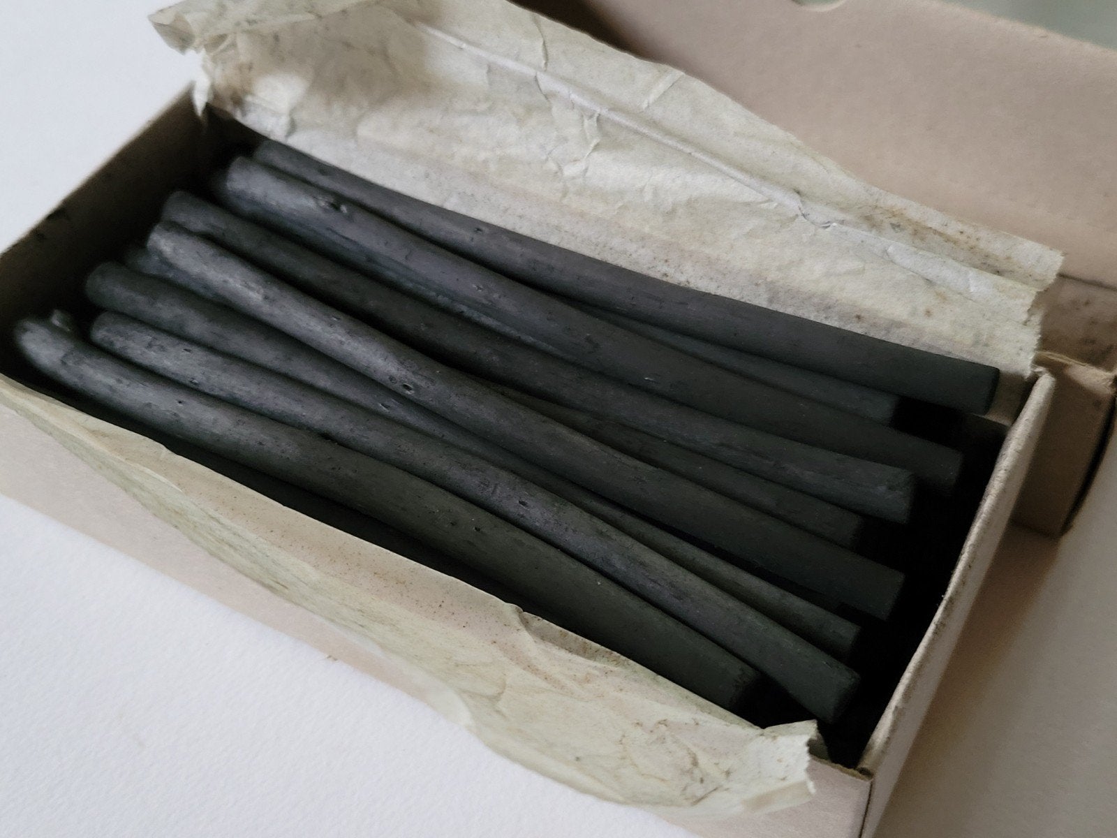Houtskool voor tekenen en schetsen, Ophalen of Verzenden, Gebruikt, Potlood of Stift
