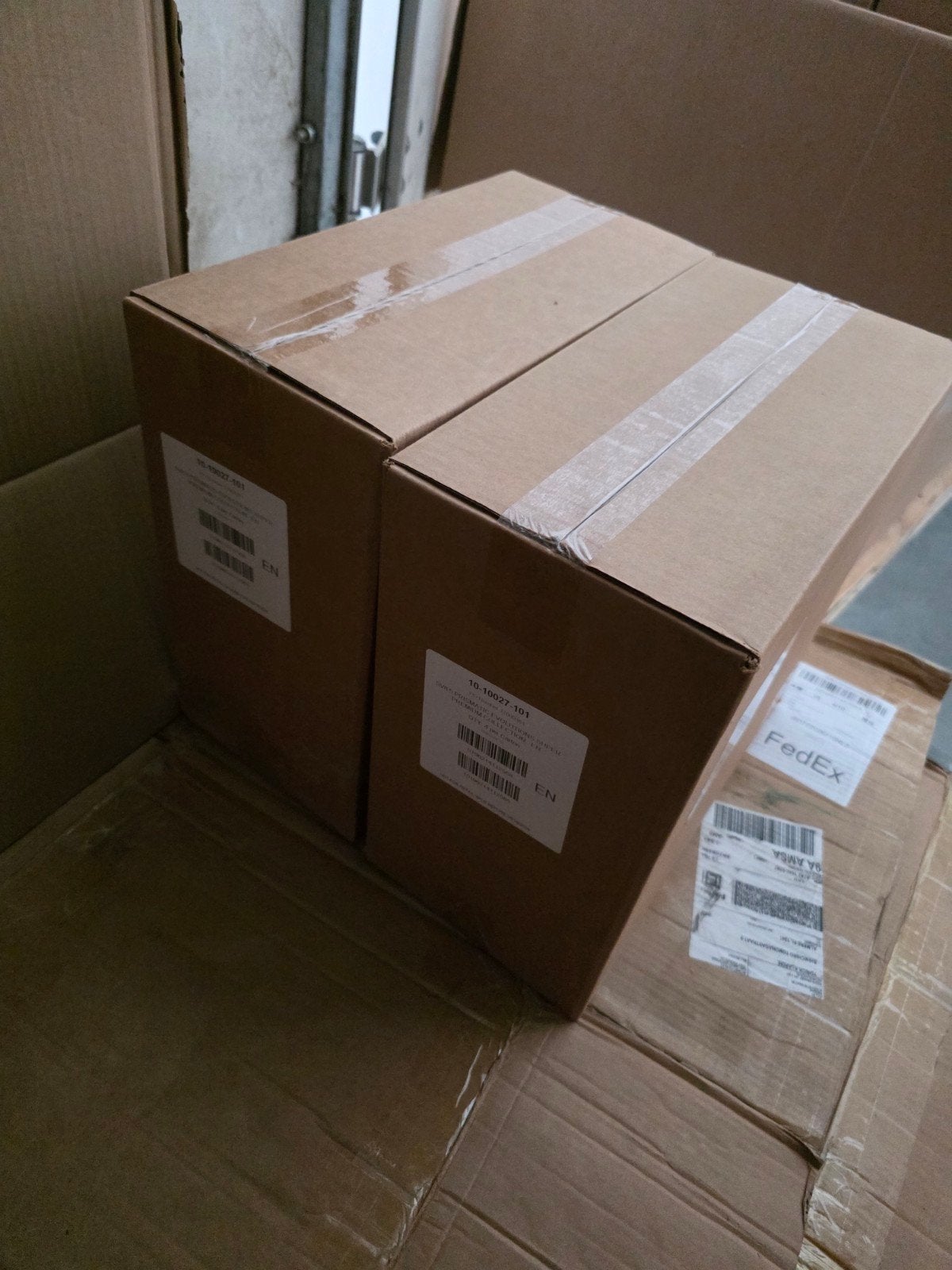 Prismatic Evolutions Super Premium Collection case (4x SPC), Ophalen of Verzenden, Nieuw, Boosterbox, Foil