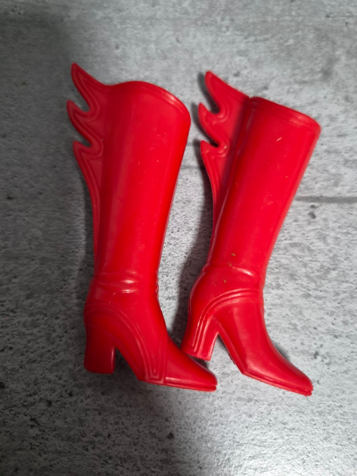 Vintage Barbie laarzen rood met vlammen, Verzamelen, Poppen, Ophalen of Verzenden, Gebruikt