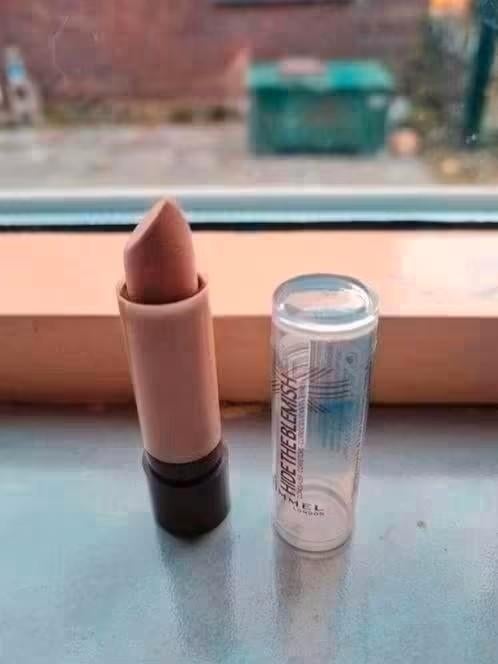Rimmel lippenstift nr 004 beige, Sieraden, Tassen en Uiterlijk, Uiterlijk | Cosmetica en Make-up, Ophalen of Verzenden, Nieuw
