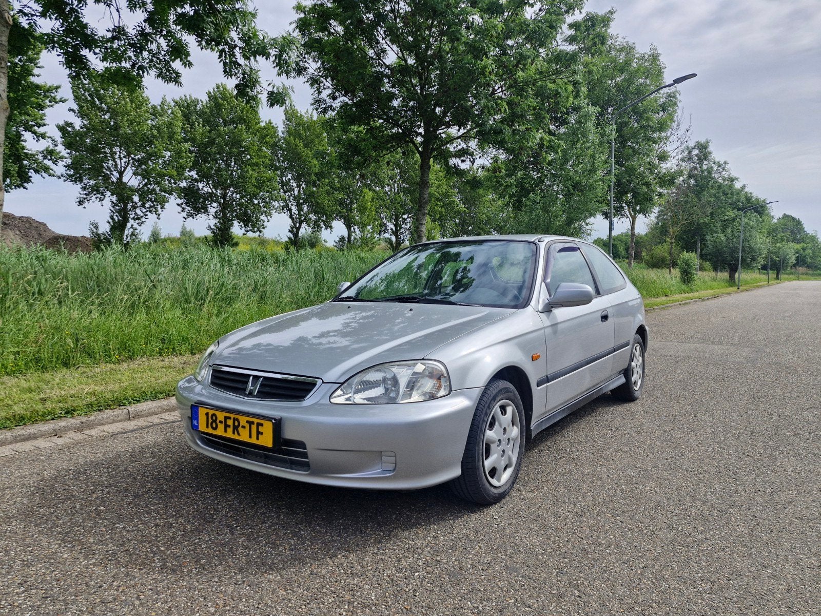 Hele mooie Honda Civic 1.4iS 2000 Facelift !, Voorwielaandrijving, 15 km/l, 31 €/maand, 4 cilinders
