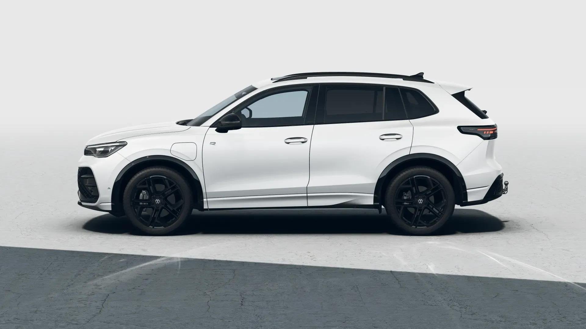 Volkswagen Tiguan 1.5 eHybrid 204pk R-Line Edition | Panoram, Auto's, Volkswagen, Stof, 1498 cc, 150 min, Wit