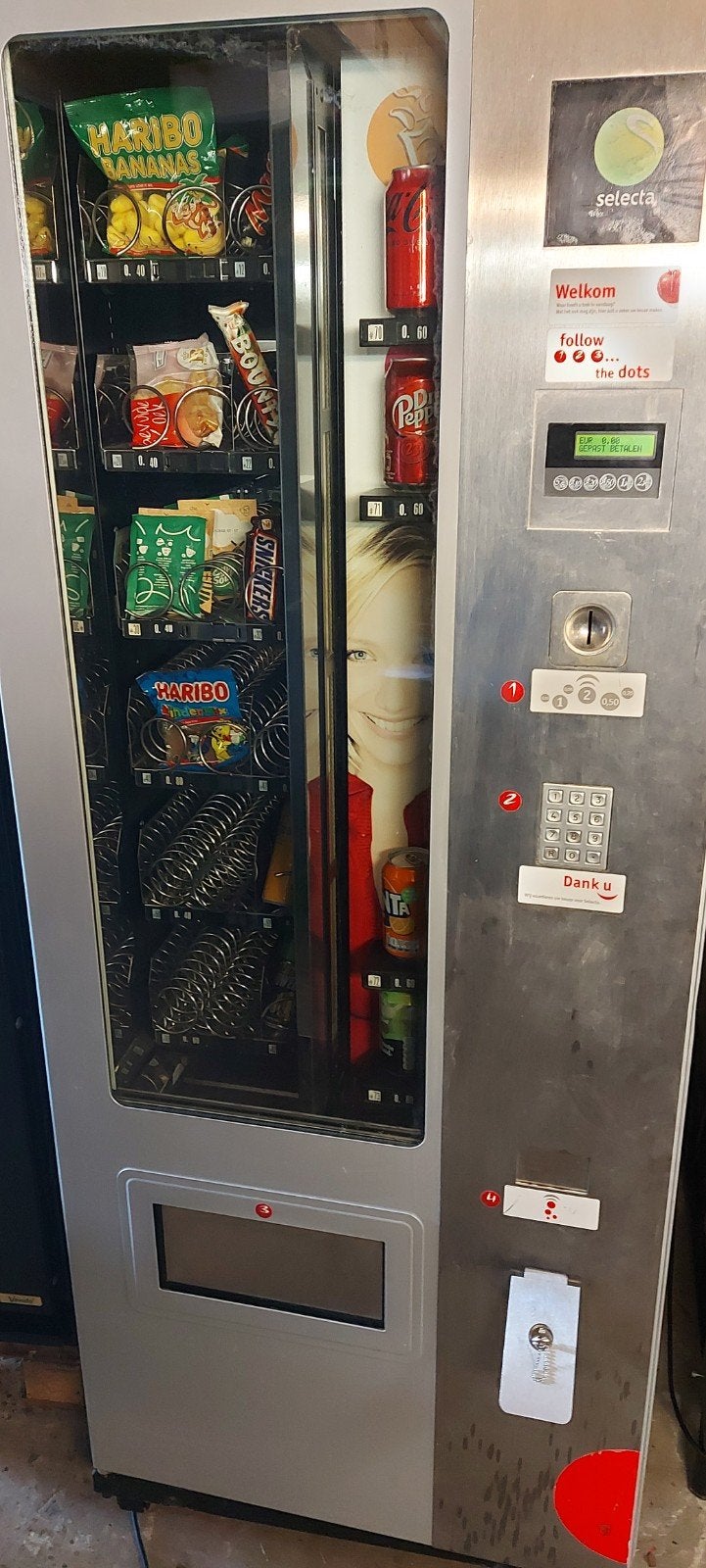 Snoepautomaat met blikjes, Verzamelen, Automaten | Overige, Ophalen, Zo goed als nieuw