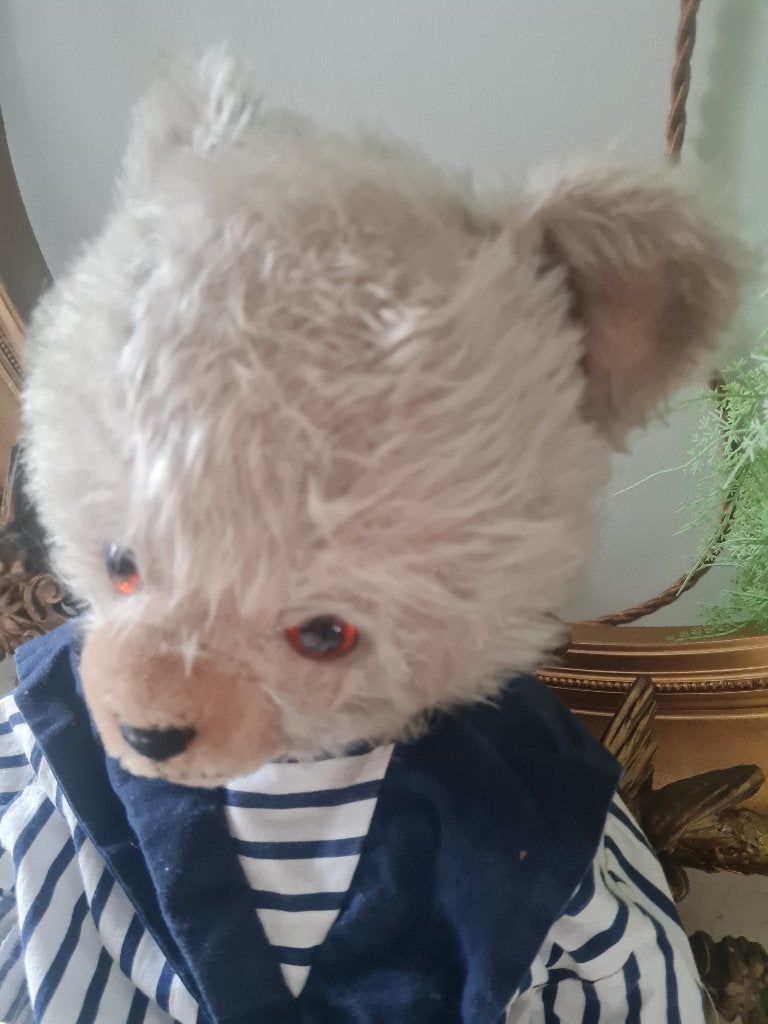 Antieke grote beer met glazen ogen en kleertjes, Overige merken, Heikant 21 Kaatsheuvel, Stoffen beer, Belle Vieille Brocante
