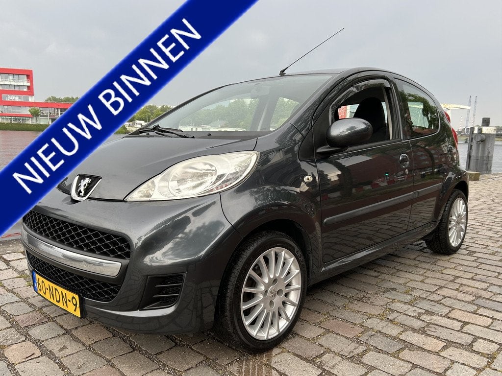 Peugeot 107 1.0-12V XS 5-deurs Airco APK keurige auto, Auto's, Peugeot, Voorwielaandrijving, Stof, Gebruikt, Zwart