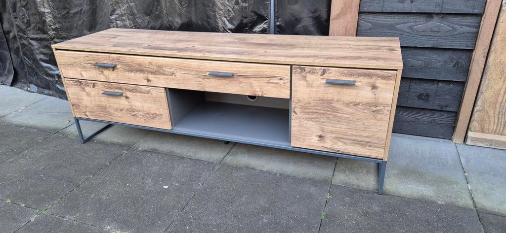Tv-meubel/dressoir industriële style., Ophalen, 150 tot 200 cm, Zo goed als nieuw, 25 tot 50 cm