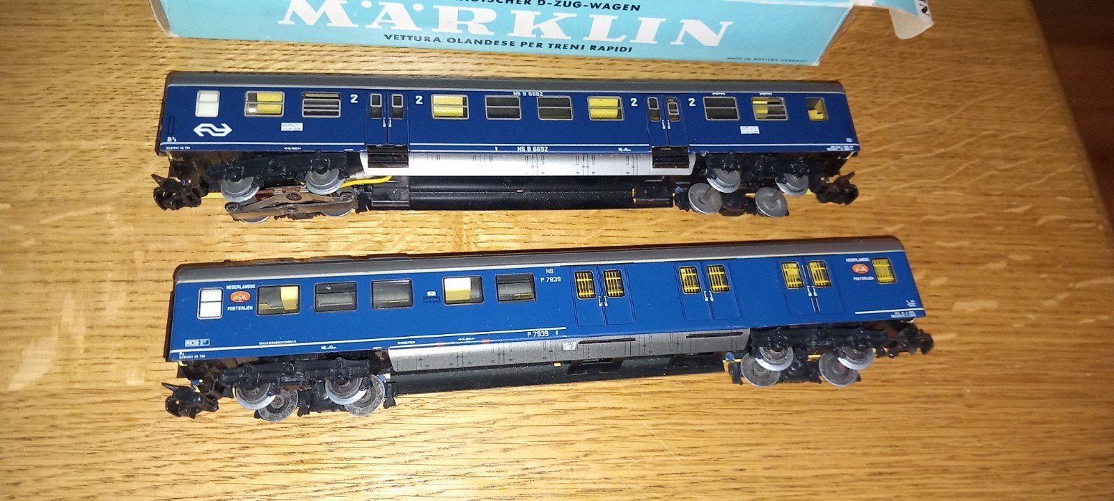 Te koop 4 x marklin ns wagons  o.a post rijtuig ho Wisselstr, Wisselstroom, Verzenden, Wagon, Märklin