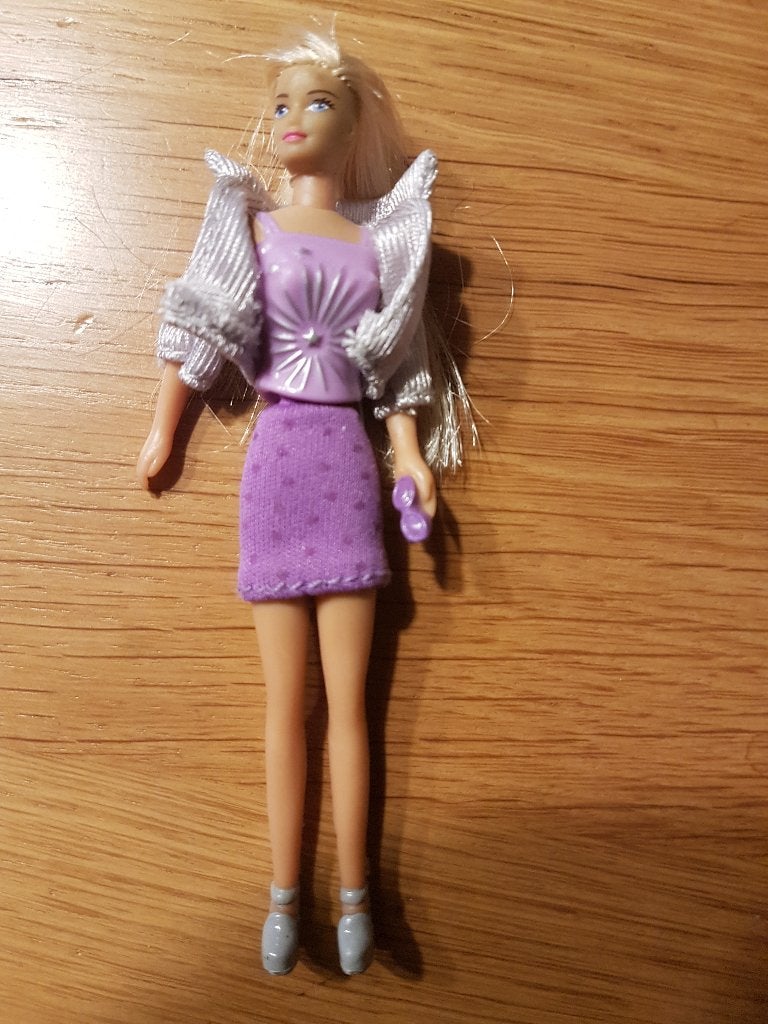 barbie, uitgegeven door mac donald 2000, Ophalen of Verzenden, Zo goed als nieuw