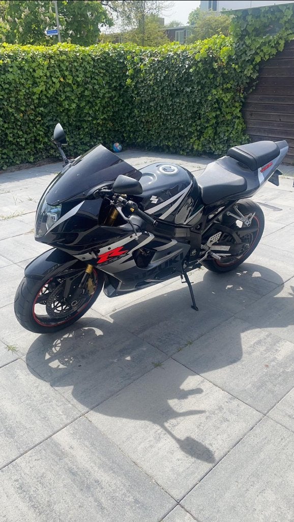 Suzuki GSXR-1000, Motoren, Sportuitlaat, 4 cilinders, Super Sport, Particulier