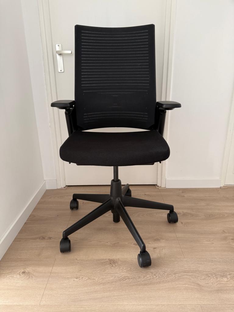 3x Ahrend 2020 Extra Verta Ergonomische bureaustoel, Huis en Inrichting, Bureaustoelen, Zo goed als nieuw, Zwart, Ophalen of Verzenden