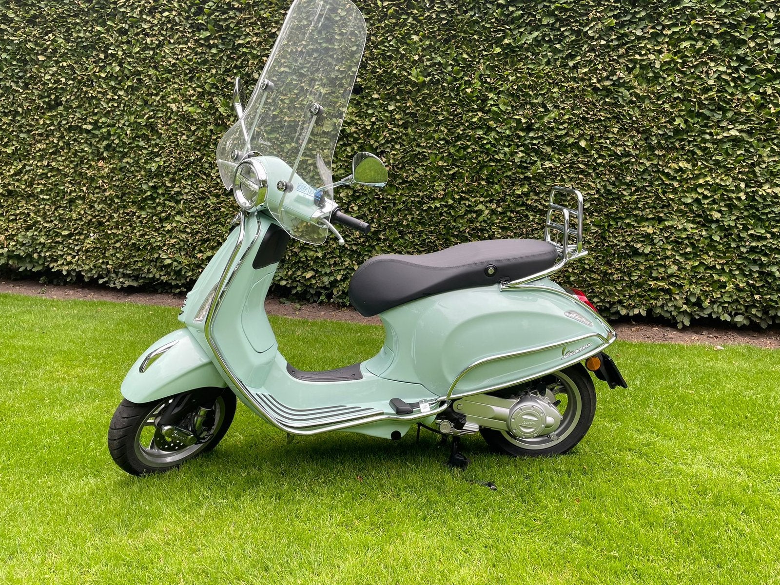 Vespa Primavera 2024 | Met Chroombeugels & bagagedrager, Ophalen, Overige modellen, Maximaal 45 km/u, Zo goed als nieuw