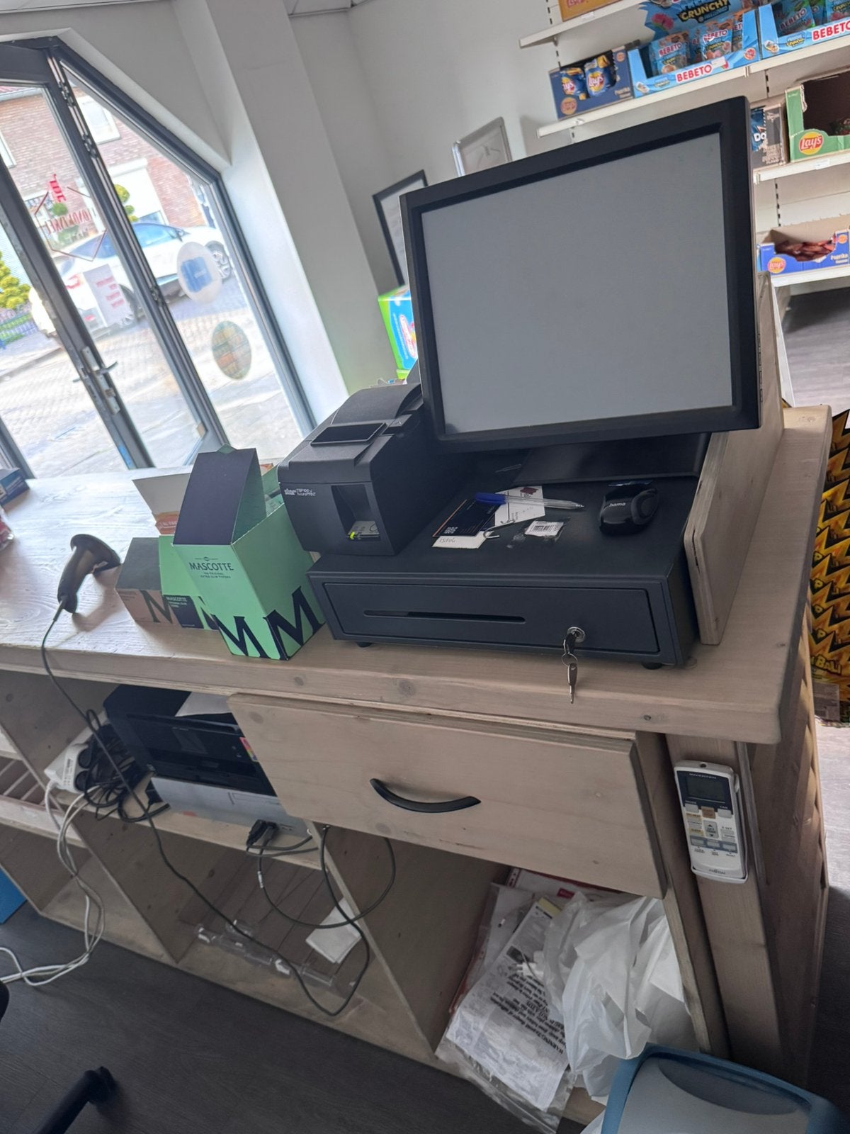 Kassa systeem met nieuwste pin automaat, Ophalen