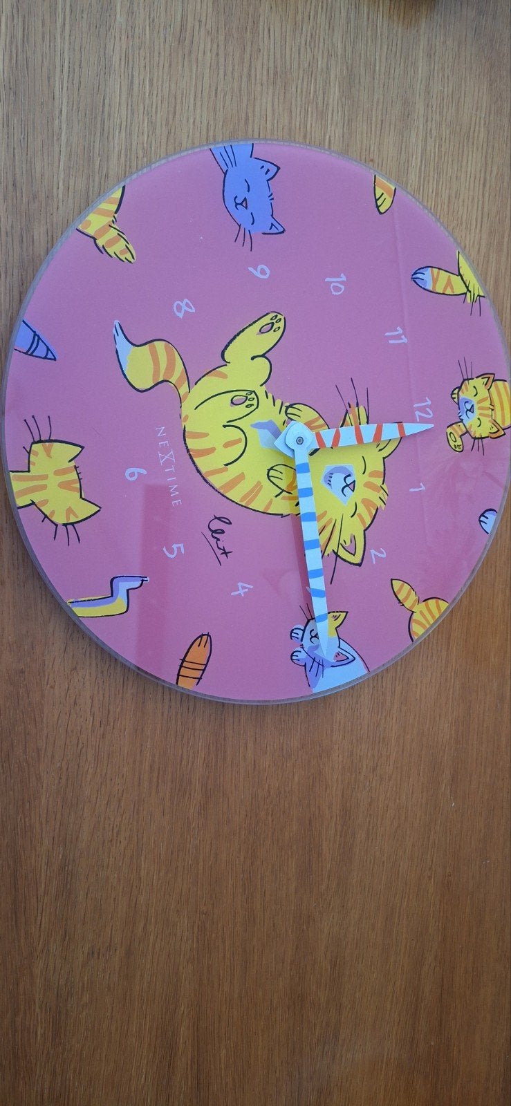 Leuke Nextime wandklok met katten design, Ophalen, Analoog, Roze, Overige merken