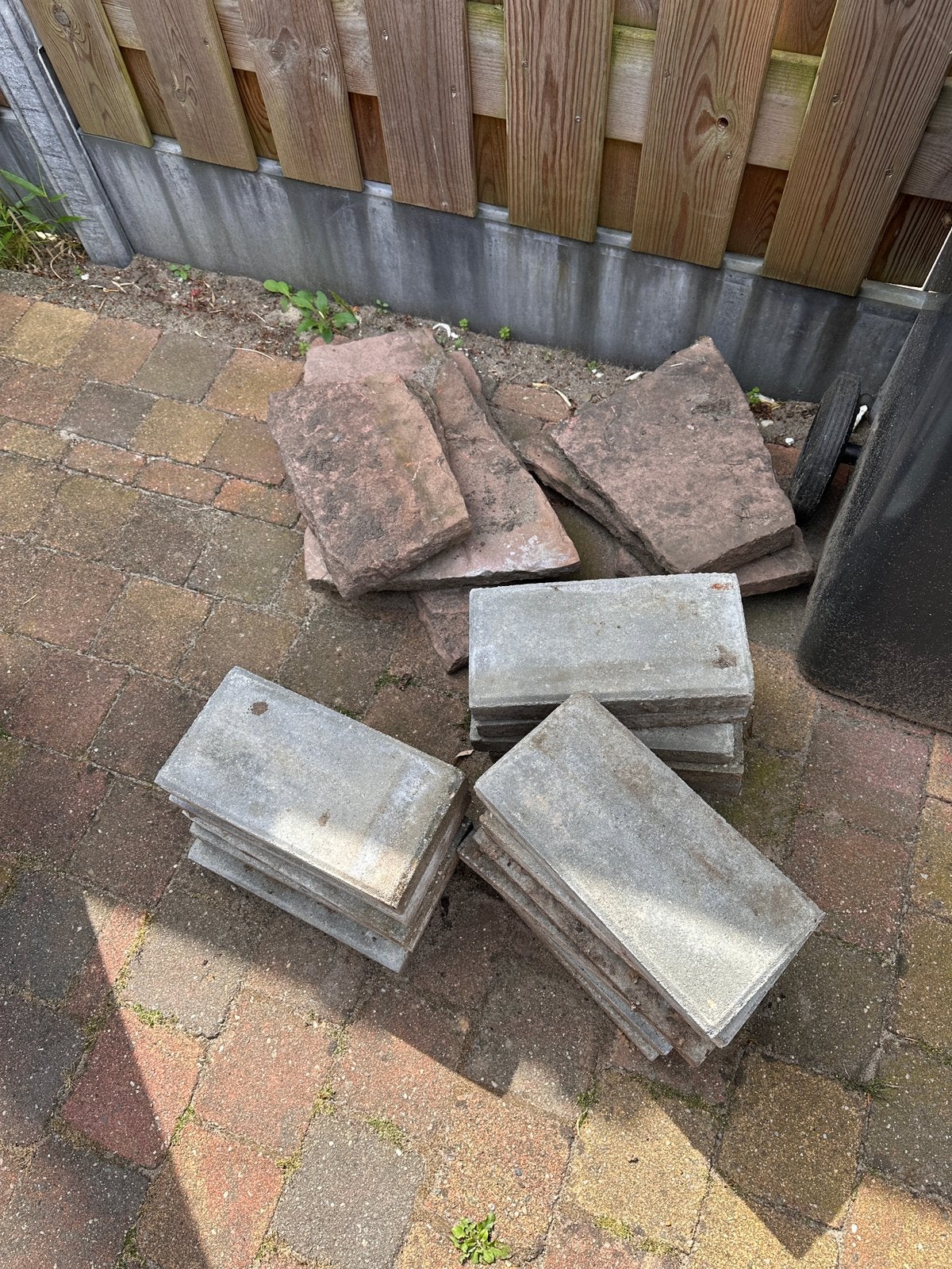 Tegels gratis af te halen in Elst (GLD), Ophalen, Gebruikt, Overige materialen, Terrastegels