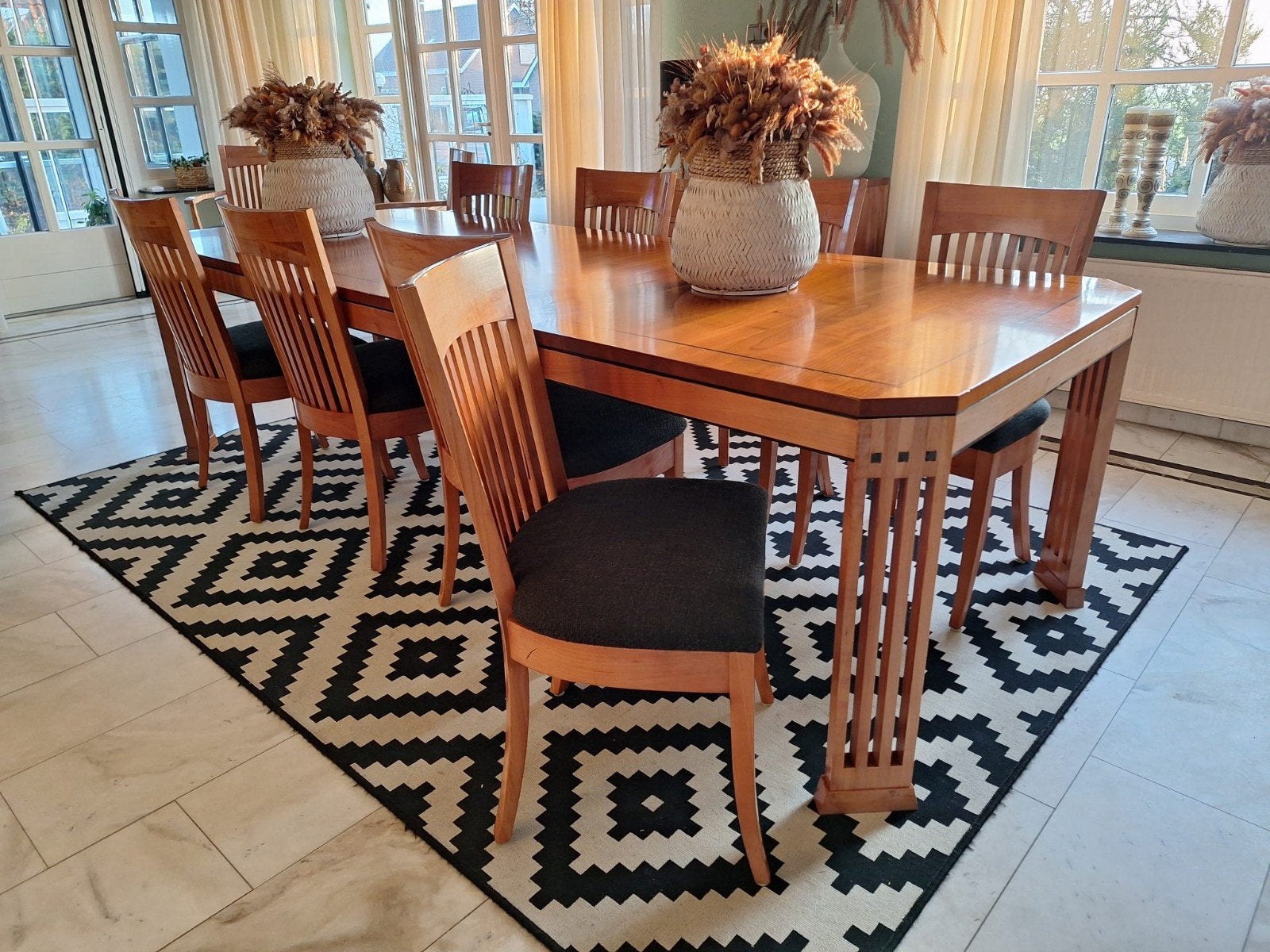 8 handgemaakte kersenhouten stoelen eetkamerstoelen, Huis en Inrichting, Ophalen, Zo goed als nieuw, Zwart, Vijf, Zes of meer stoelen