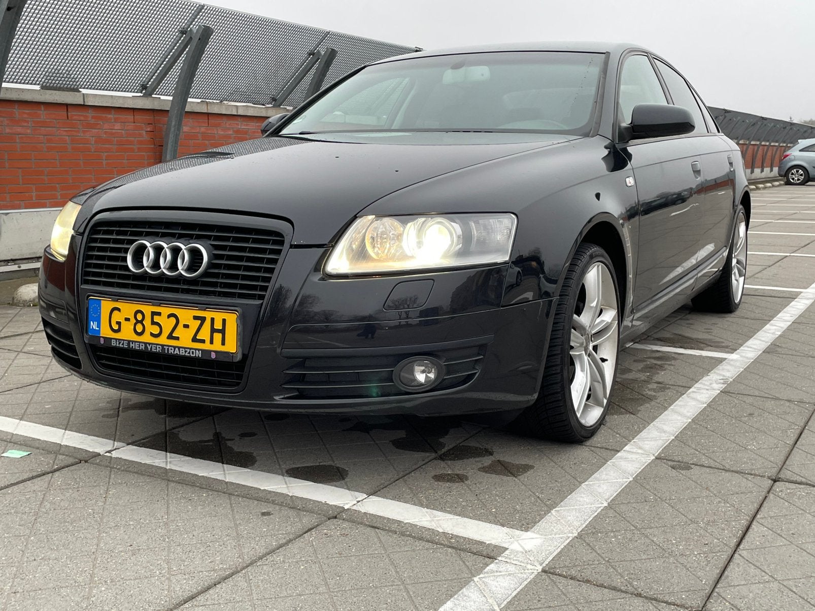 Audi A6 2.4 V6 130KW Multitronic 2008 Zwart, Auto's, Audi, 1800 kg, Zwart, 10 km/l, Particulier