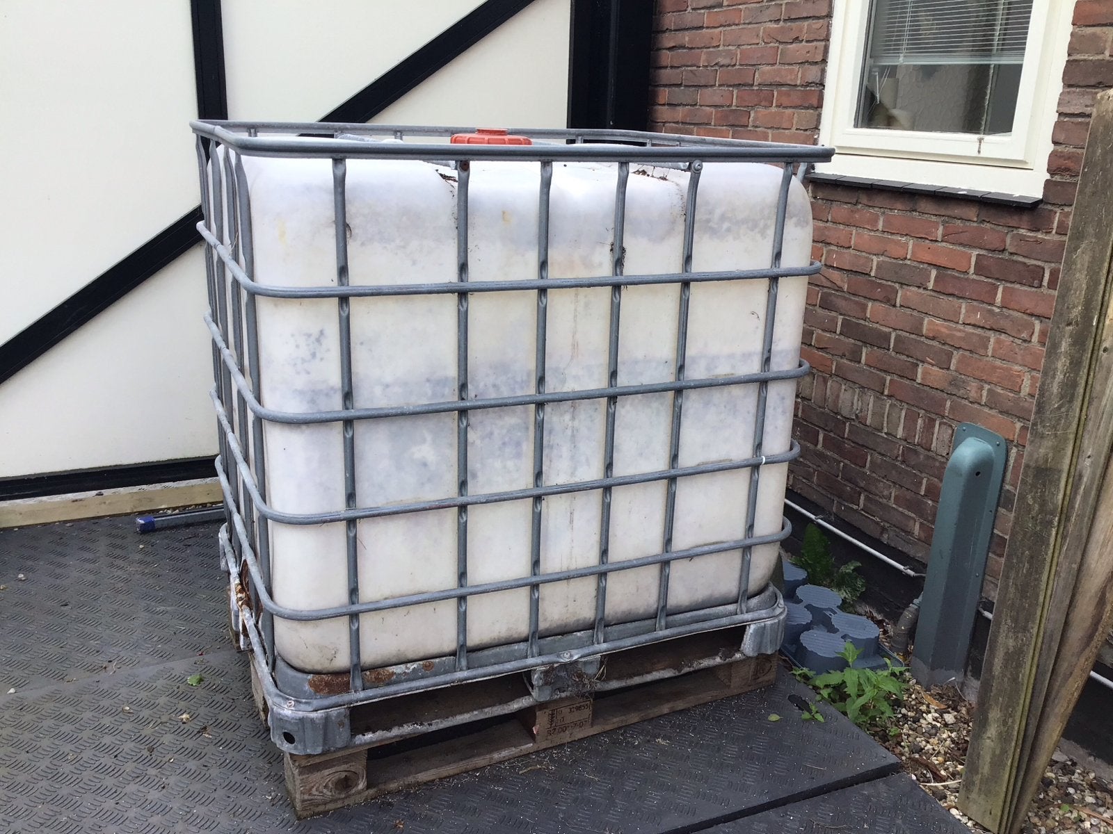 IBC container 1000 liter - ideaal voor regenwater, Tuin en Terras, Regentonnen, 150 liter of meer, Ophalen of Verzenden, Gebruikt
