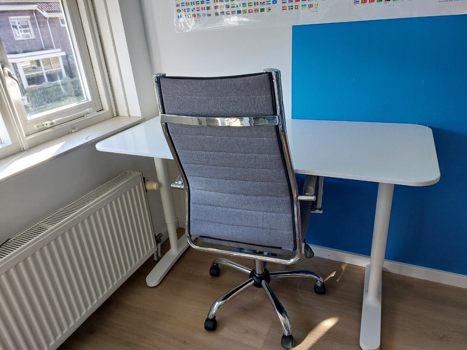 mooi verstelbaar bureau met bureaustoel, Ophalen, In hoogte verstelbaar, Gebruikt