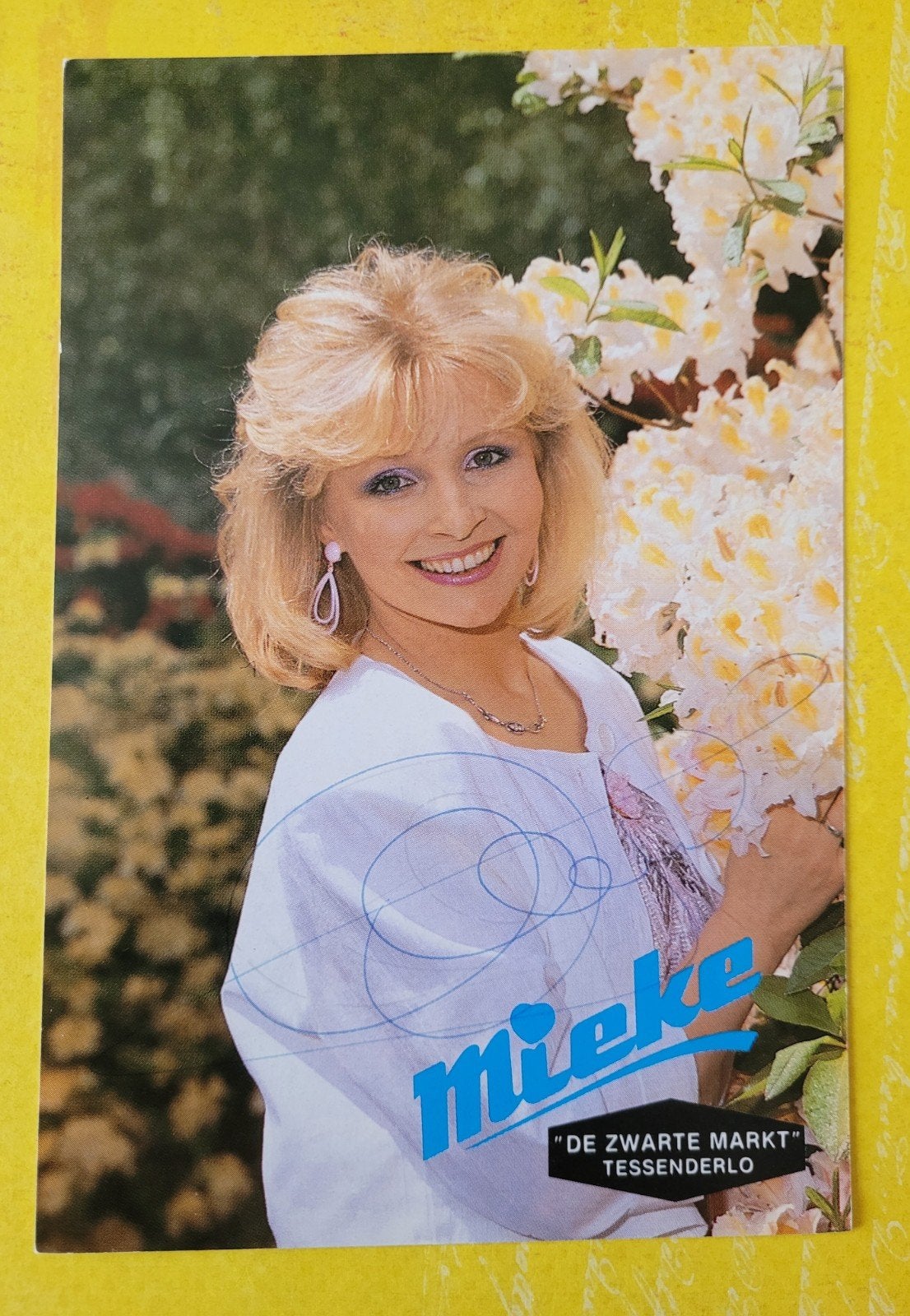 Mieke - Gesigneerd   foto,strooikaart ., Ophalen, Zo goed als nieuw, Foto of Kaart