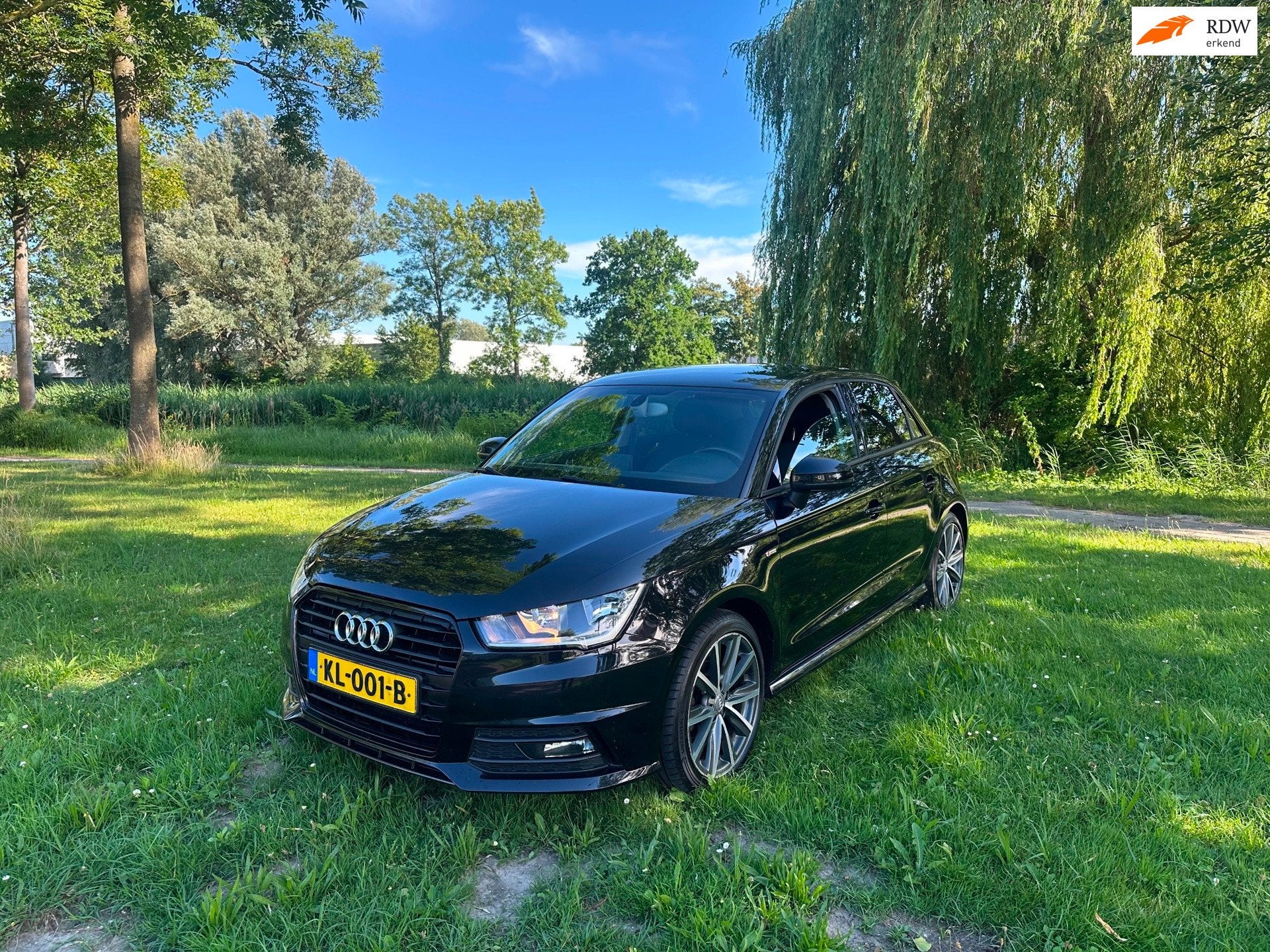 Audi A1 Sportback 1.0 TFSI SLine Airco Navi Cruise, Auto's, Voorwielaandrijving, Euro 6, 95 pk, 4 stoelen