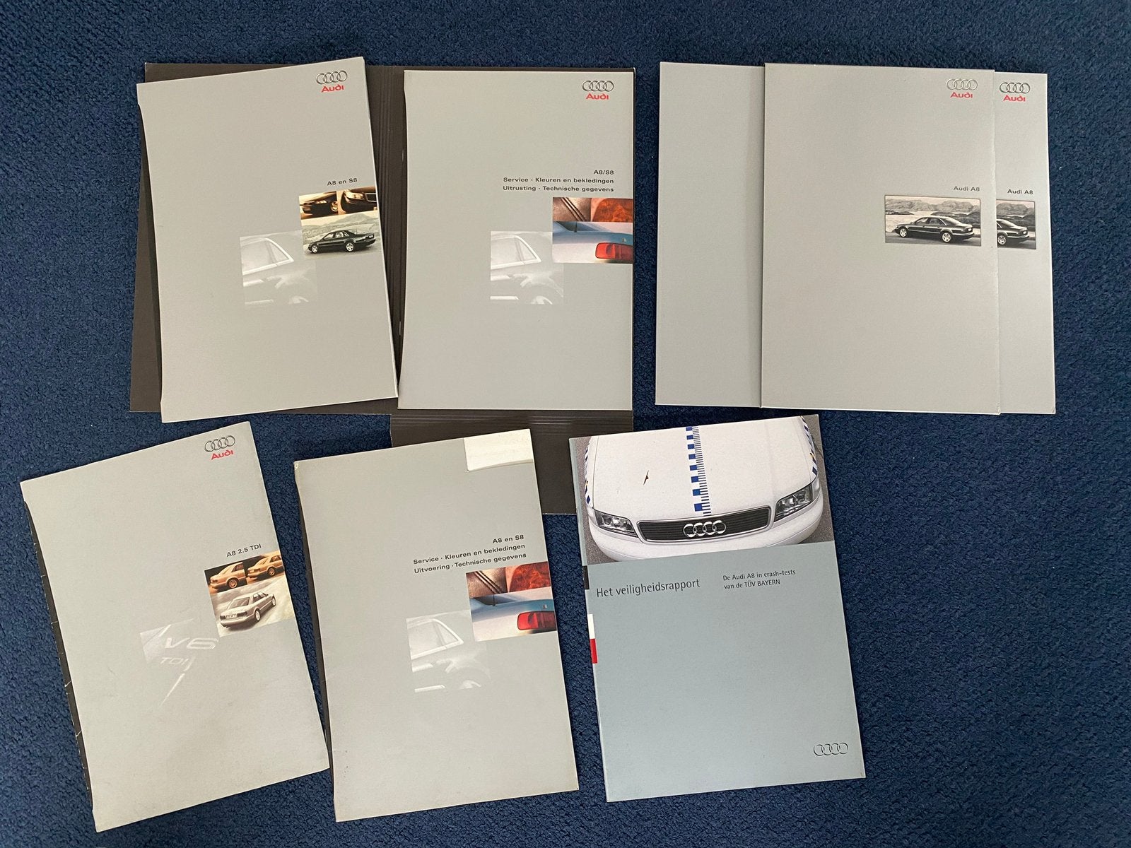 Audi A8 brochures., Boeken, Ophalen of Verzenden, Zo goed als nieuw