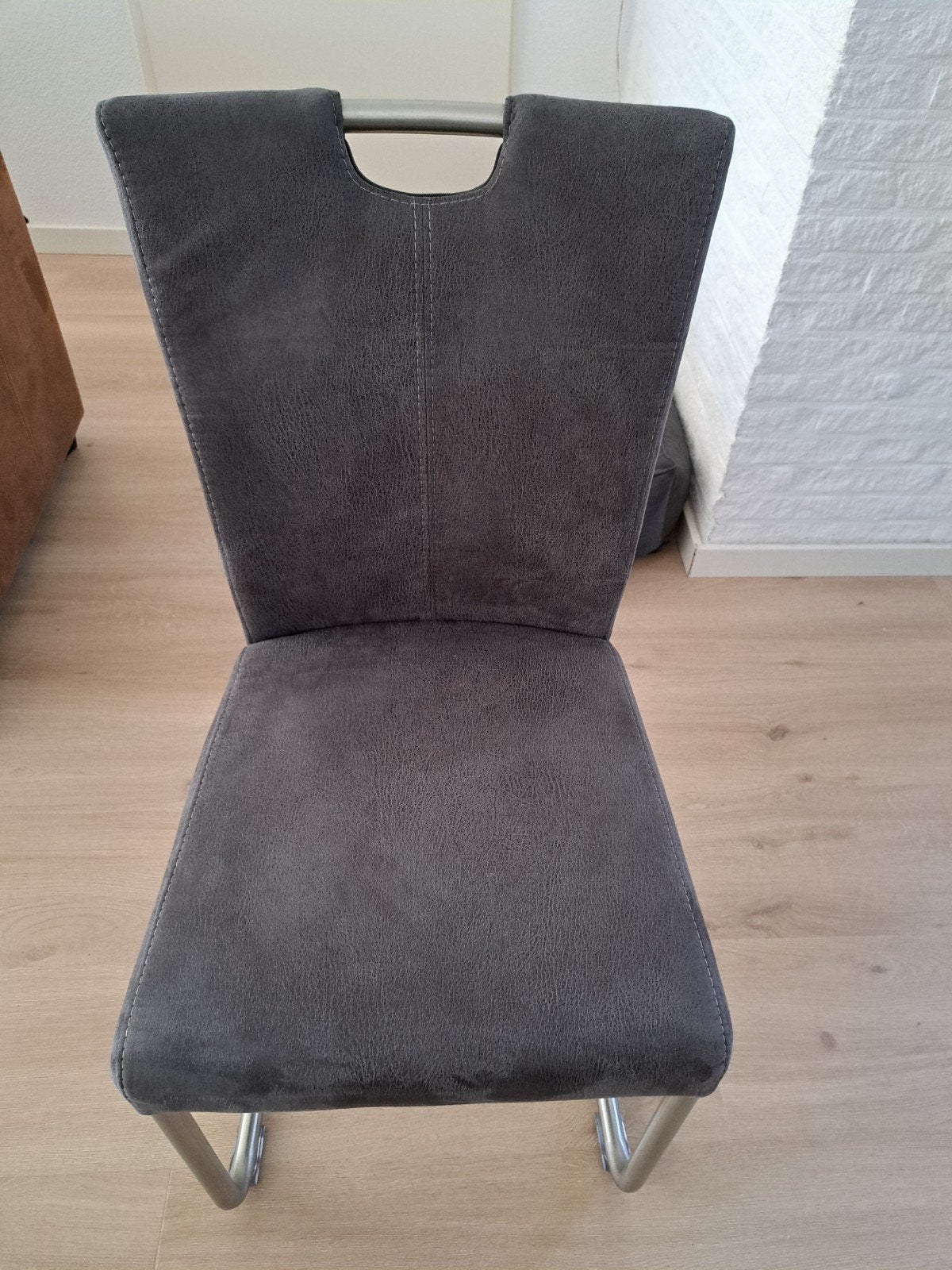 4 zeer mooie eetkamerstoelen, Huis en Inrichting, Ophalen, Zo goed als nieuw, Bruin, Stof