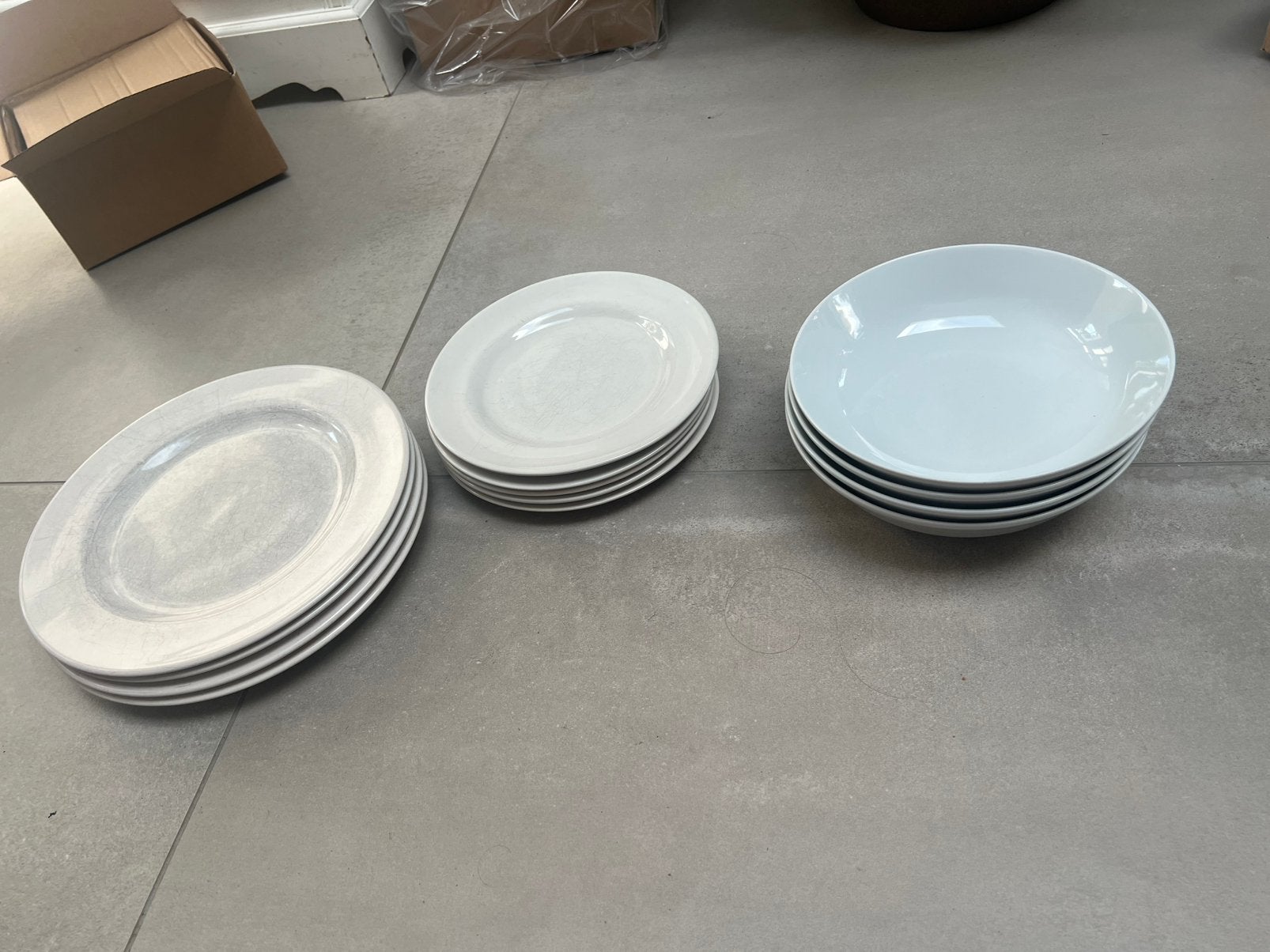 Gratis Servies witte borden, Ophalen, Zo goed als nieuw, Overige typen