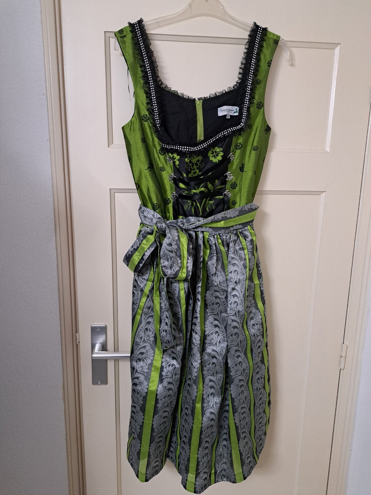 dirndl, Kleding | Dames, Ophalen of Verzenden, Zo goed als nieuw, Maat 42/44 (L), Overige thema's
