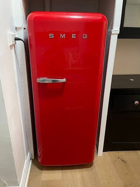 ZGAN rode smeg koelkast A++, Ophalen, 200 liter of meer, 160 cm of meer, Zo goed als nieuw