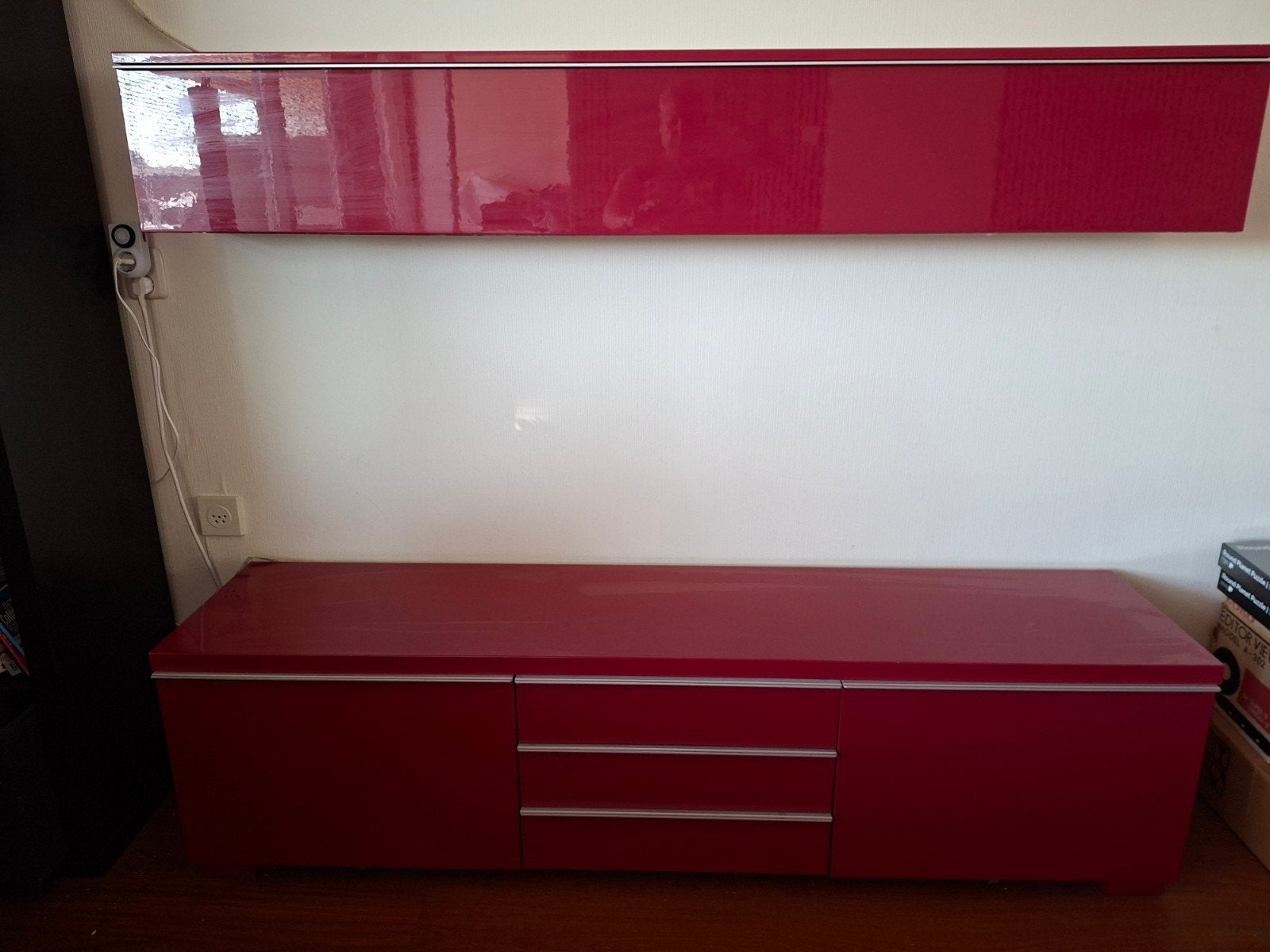 Ikea Besta Burs TV meubel & wandkast hoogglans rood, Huis en Inrichting, Kasten | Televisiemeubels, Ophalen, Overige materialen