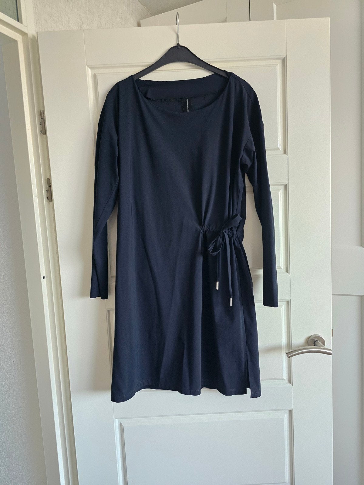 Te koop blauwe jurk met trekkoord, merk Jane Lushka, maat L., Kleding | Dames, Blauw, Maat 42/44 (L), Ophalen of Verzenden, Zo goed als nieuw