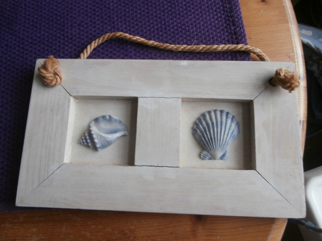 wanddecoratie hout houten lijst met schelpen decoratie, Wandhanger, Hout, Ophalen of Verzenden, Zo goed als nieuw