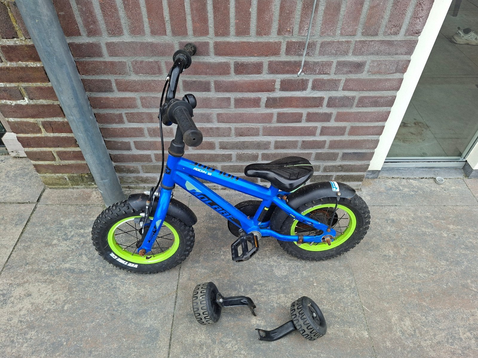 12 inch jongensfiets - Blauw met zijwieltjes, Ophalen, Gebruikt, Velgrem, Overige merken