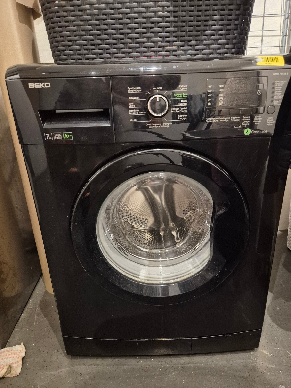 Goedwerkende Beko wasmachine, 6 tot 8 kg, Ophalen, 1200 tot 1600 toeren, 85 tot 90 cm