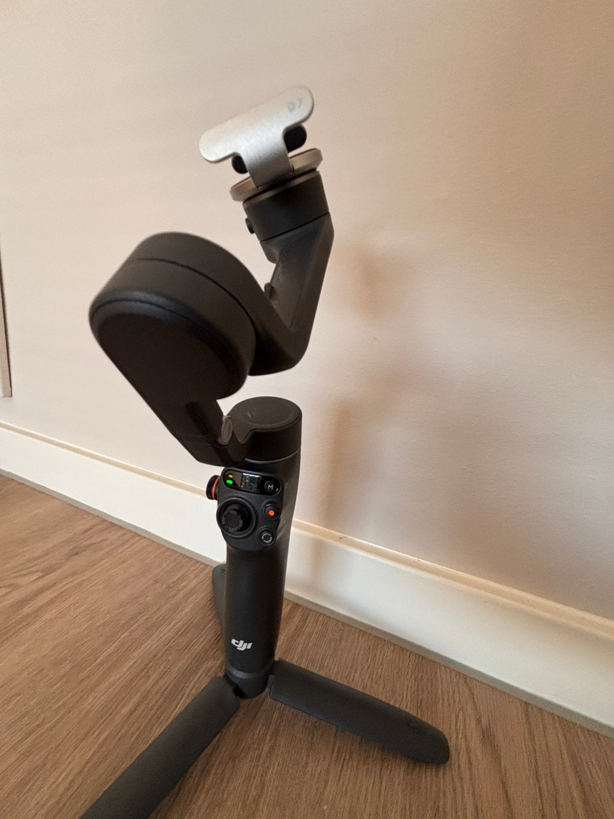 DJI Osmo Mobile 6, Ophalen, Zo goed als nieuw, 175 cm of meer, 3-assige stabilisatie