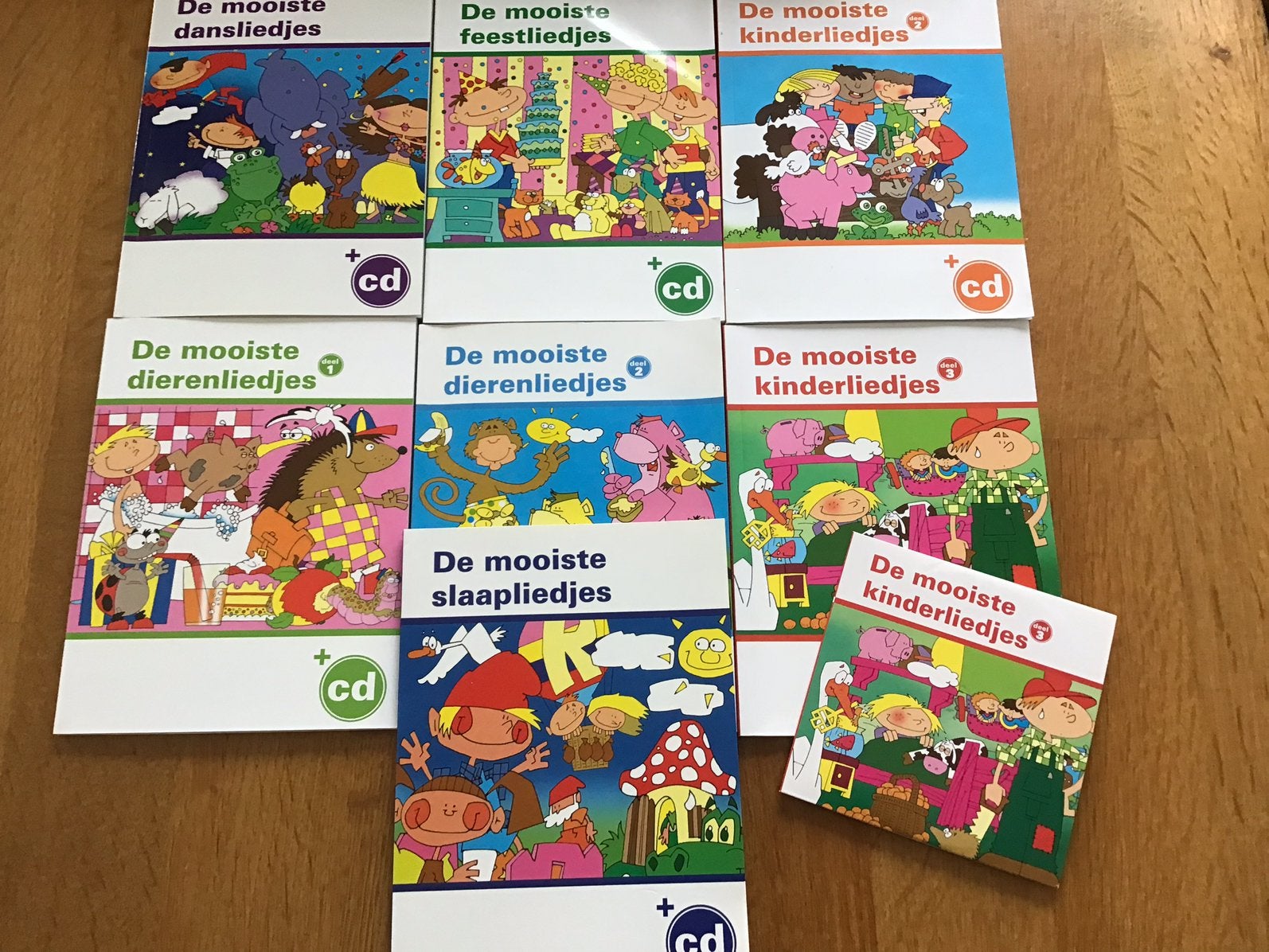 Boekjes : de mooiste …..liedjes met CD, Ophalen of Verzenden, Zo goed als nieuw