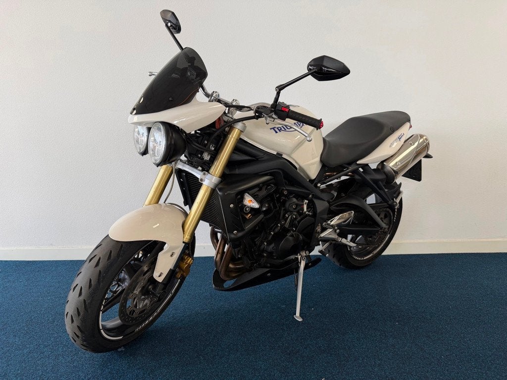 Triumph Street Triple 675 WHITE - EDITION, Motoren, 675 cc, Bedrijf, Sportuitlaat, Meer dan 35 kW