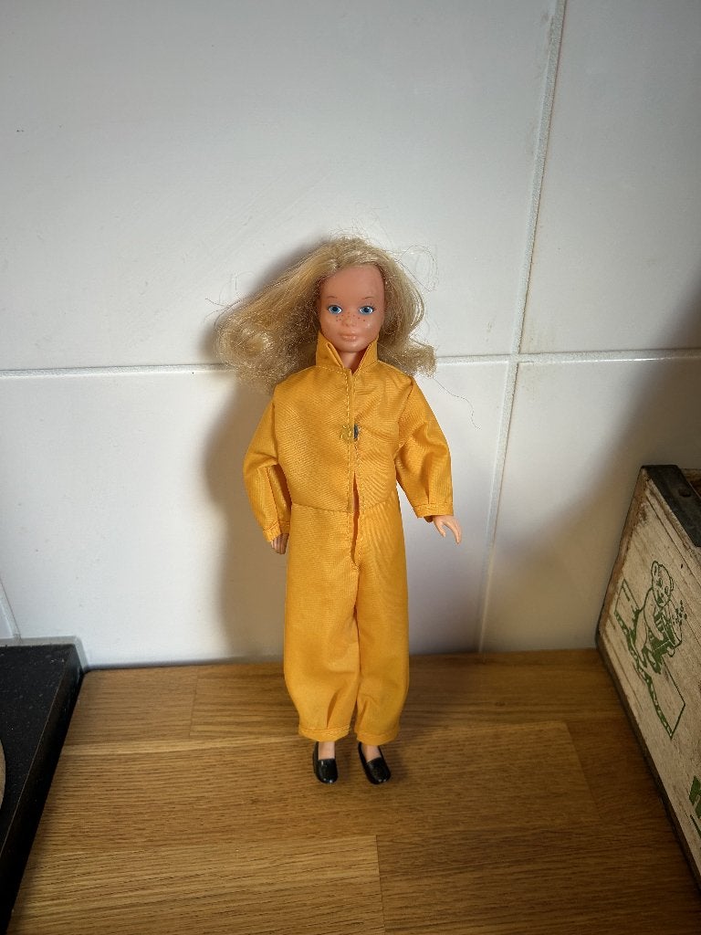 Skippers in geel pak barbie, Ophalen, Gebruikt, Barbie