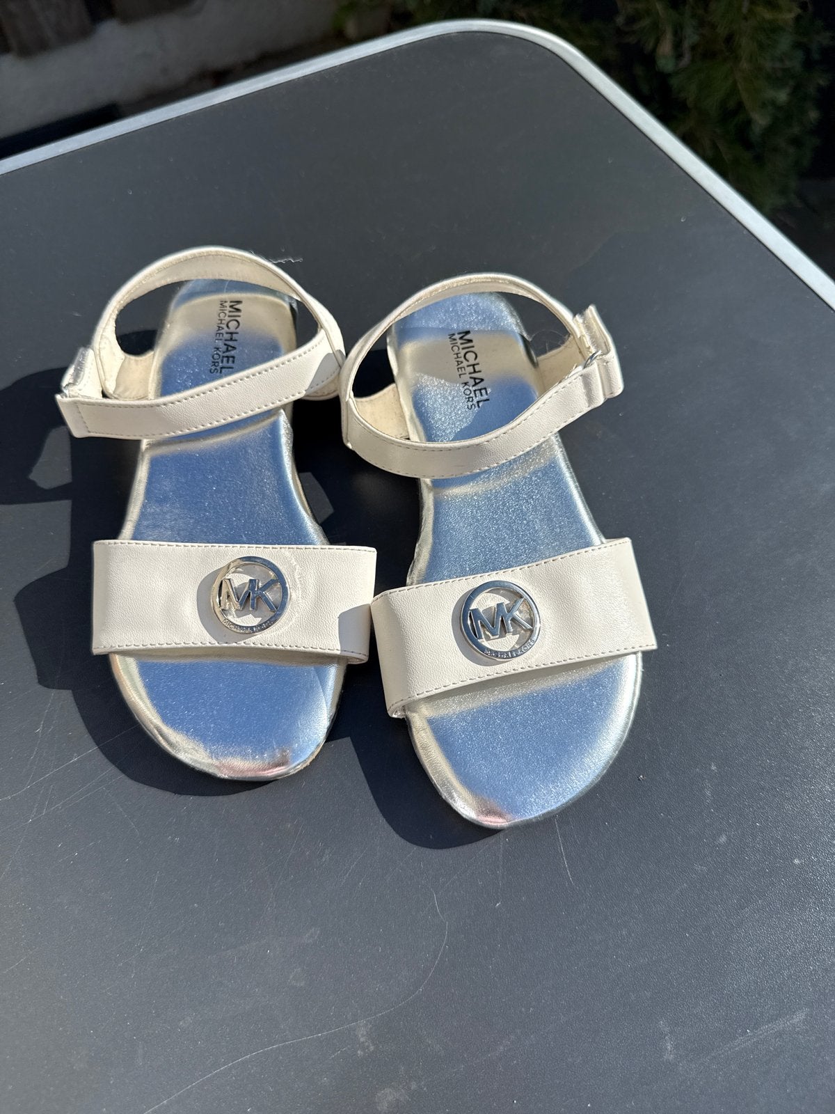Michael Kors kinder sandalen wit maat 31 en bebe slippers, Ophalen, Gedragen, Wit, Sandalen of Muiltjes