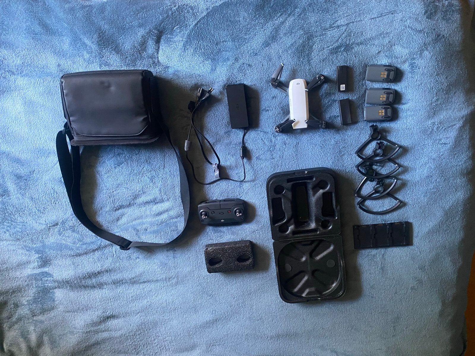 DJI Spark Fly More Combo - Complete set met 3 accu's, Cameradrone, Extra accu('s), Zo goed als nieuw, 1 tot 5 kilometer