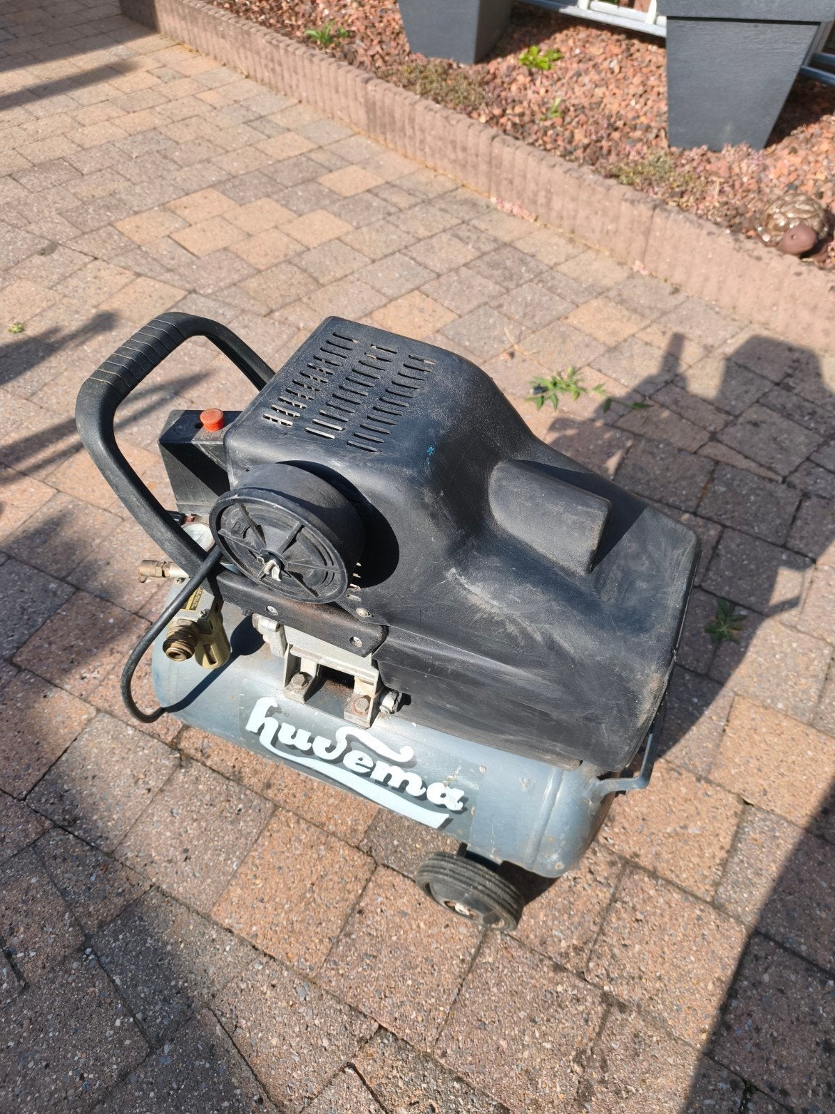 HUVEMA COMPRESSOR 24LT 8 BAR  VOOR ONDERHOUD, Ophalen, Gebruikt, Minder dan 200 liter/min