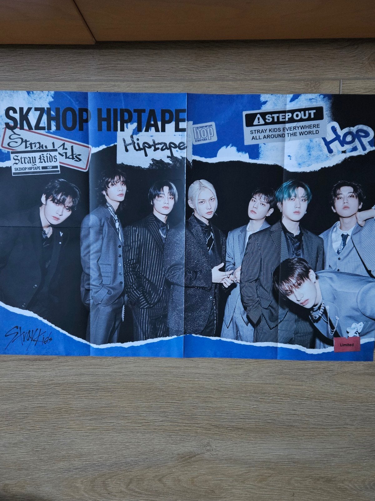 Stray Kids poster – SKZHOP HIPTAPE – 合 (HOP) (HIPTAPE Vers.), Verzamelen, Posters, Ophalen, Gebruikt, Rechthoekig Liggend, A1 t/m A3