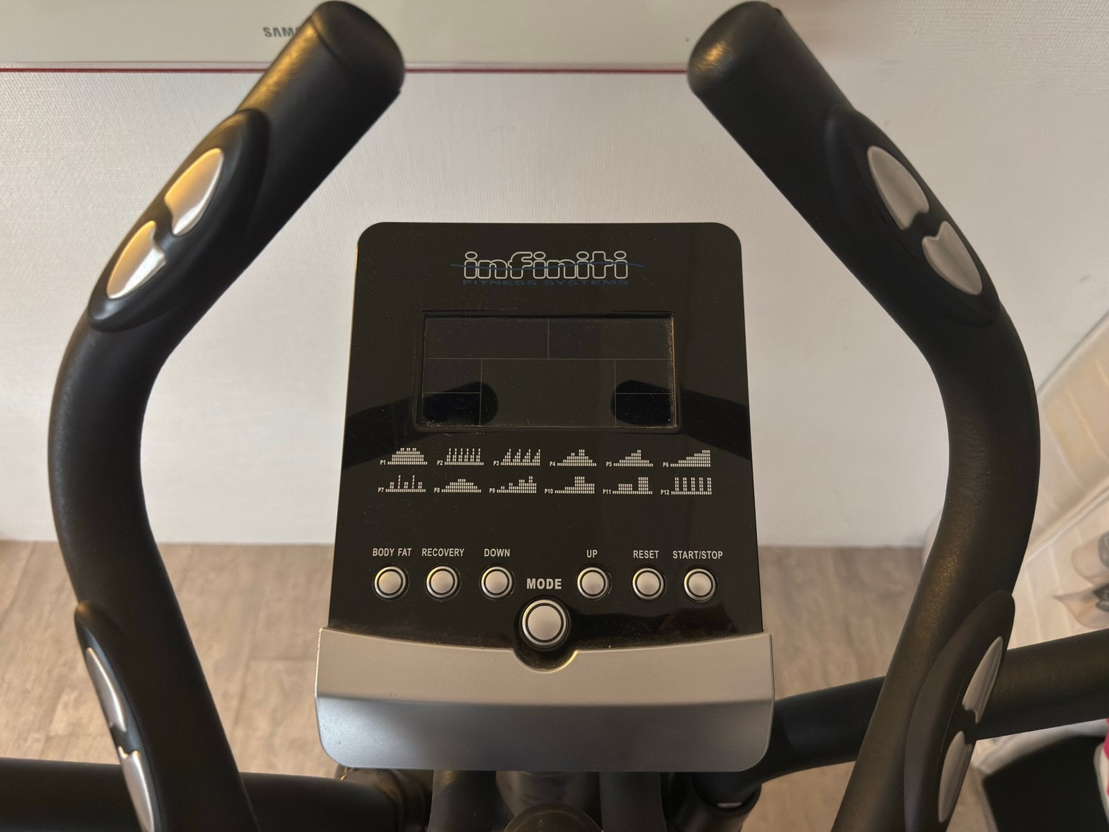 Infiniti VG 50 Crosstrainer – Goed Werkend, Ophalen of Verzenden, Zo goed als nieuw, Benen, Crosstrainer