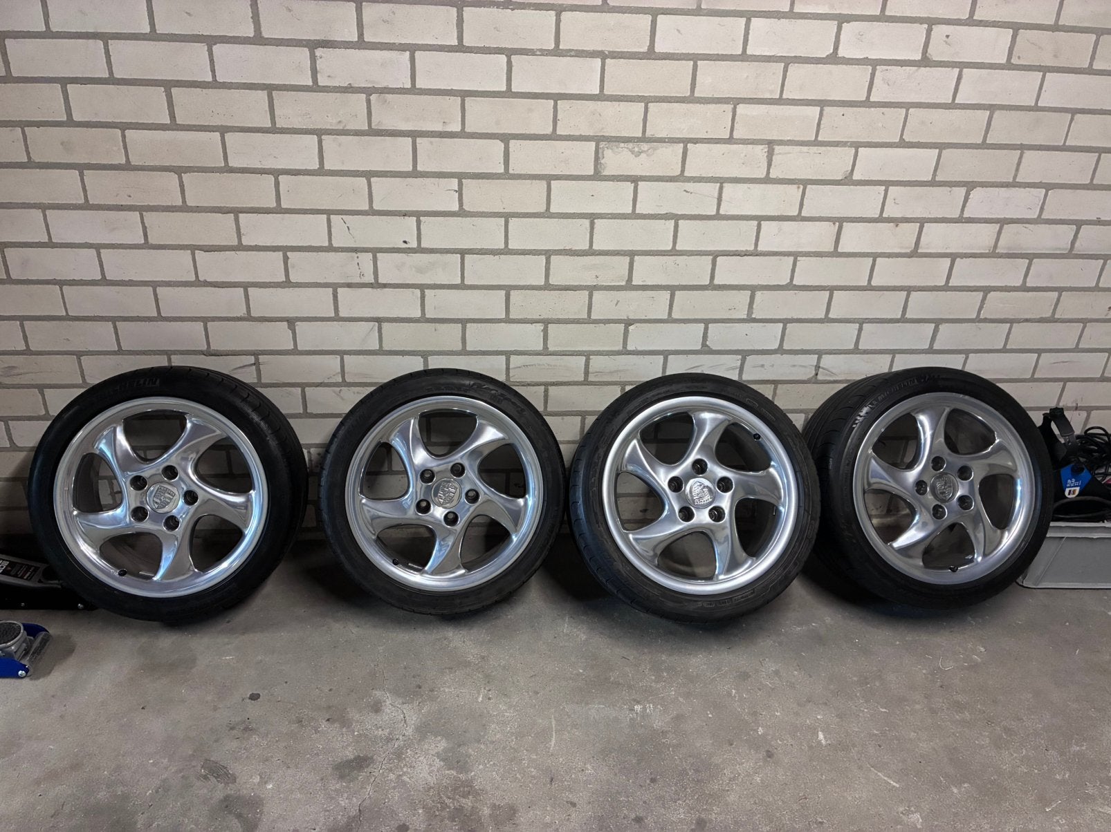 Porsche 911 Millennium Edition Turbo Twists 18”, Ophalen, 18 inch, Zomerbanden, Velg(en)