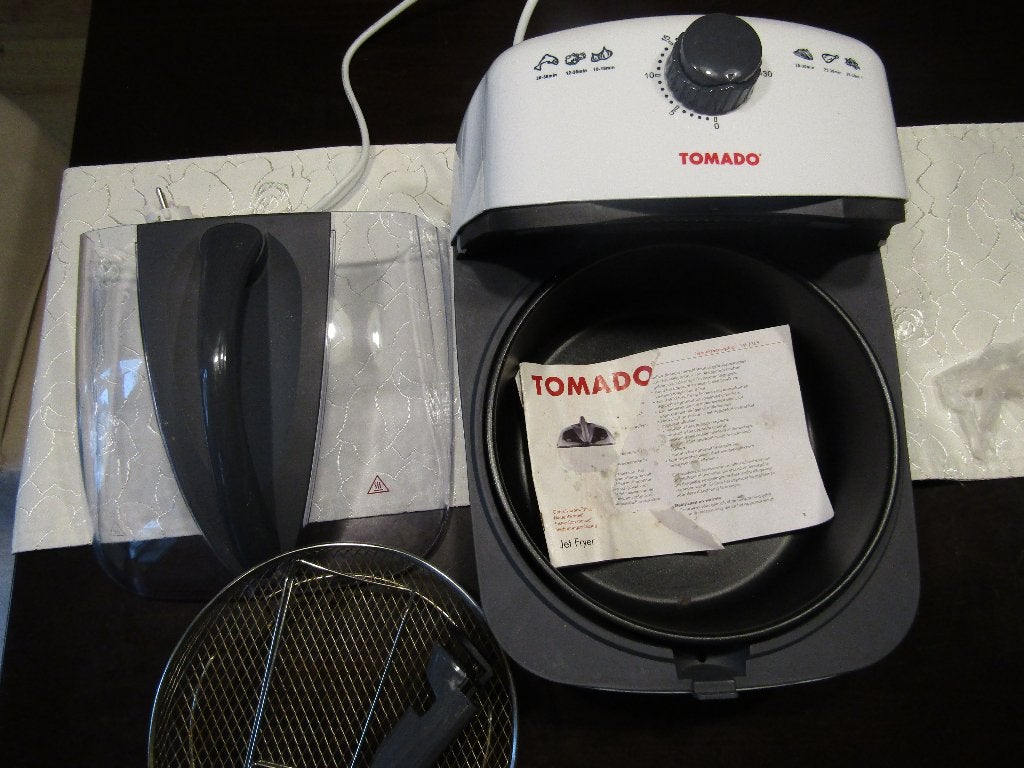 1 Nieuw Tomado airfryer  ., Ophalen, Nieuw, Airfryer
