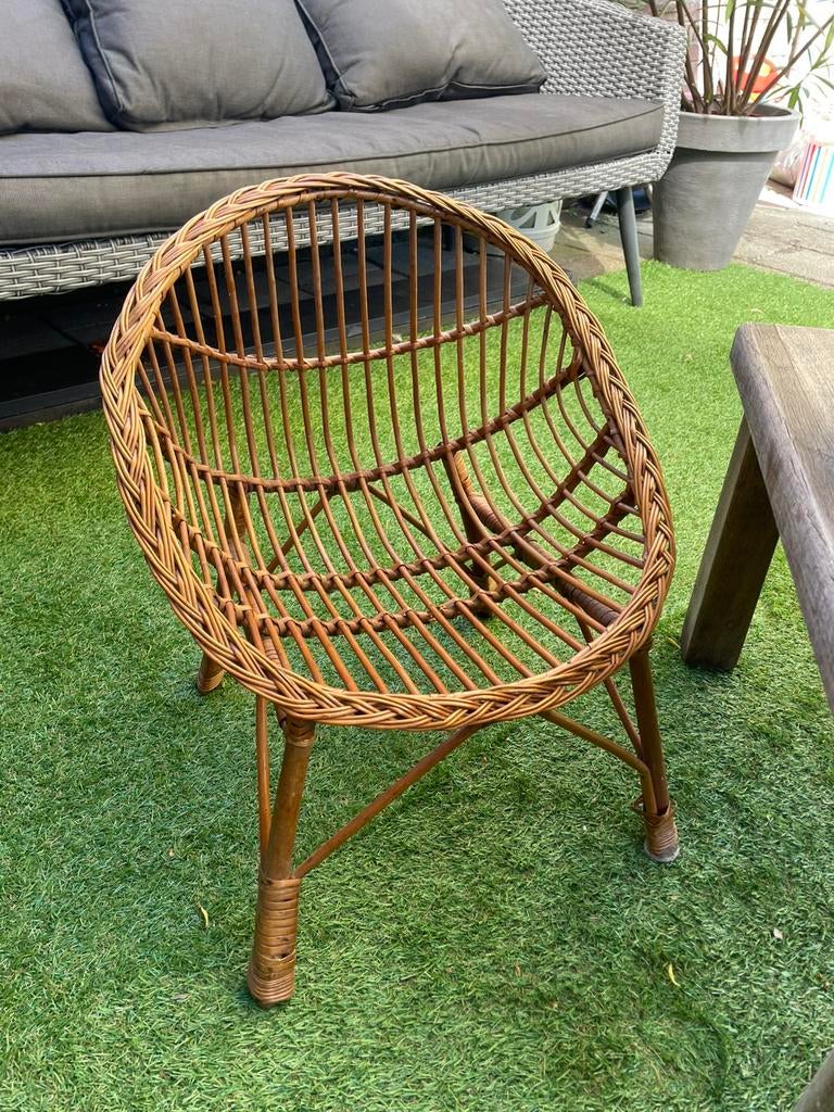 Stevig, Vintage rieten kinderstoeltje (kuipmodelletje), Ophalen, Gebruikt, Stoel(en)