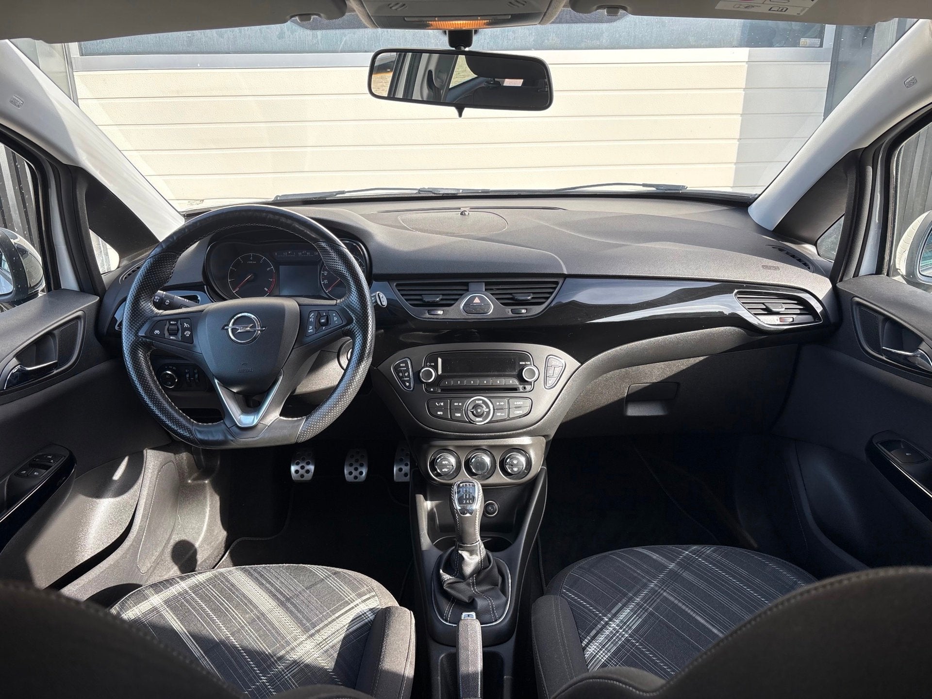 Opel Corsa 1.4 OPC Line, Voorwielaandrijving, Dealer onderhouden, Gebruikt, Zwart