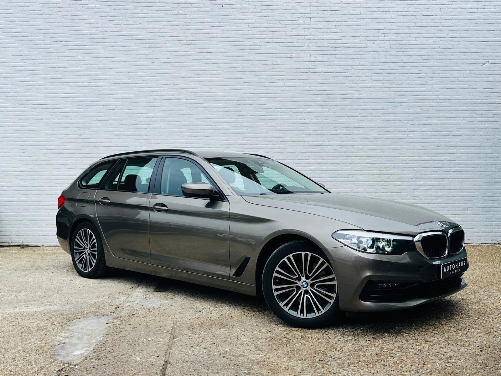BMW 5-serie Touring 520i High Executive, Auto's, Automaat, 1998 cc, Achterwielaandrijving, 4 cilinders